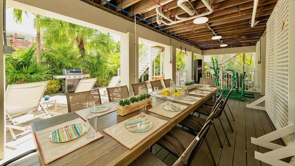 Outdoor dining