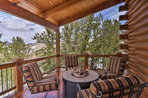 House, 4 Bedrooms | Balcony
