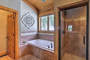 House, 4 Bedrooms | Bathroom | Shampoo