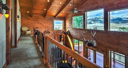 Luxury , Views, Hot Tub & Chef Kitchen 4 Bedroom Home by RedAwning