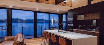 Deviot Boat House - romantic, absolute waterfront