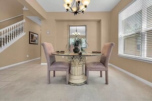Dining - *NEW* The Sunseeker's Retreat with 2700 sqft villa and large lanai area and pool (Davenport)