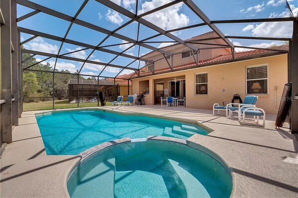 Outdoor pool, a heated pool