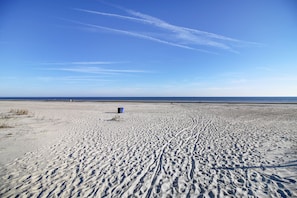 On the beach - Sunset Rentals | Shorewood 509 (Hilton Head Island)