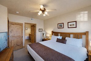 Condo, 2 Bedrooms