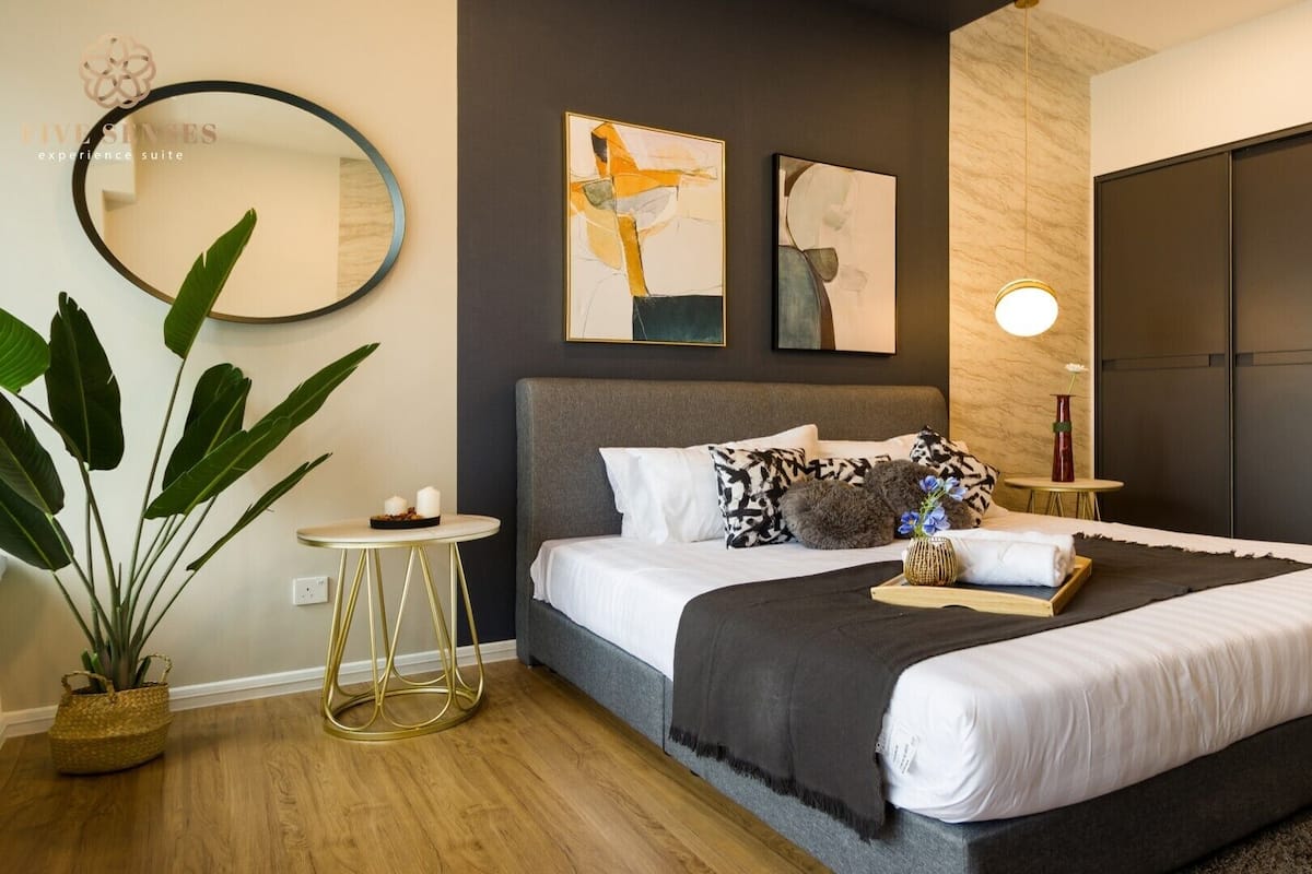 Signature Studio | In-room safe, desk, laptop workspace, iron/ironing board