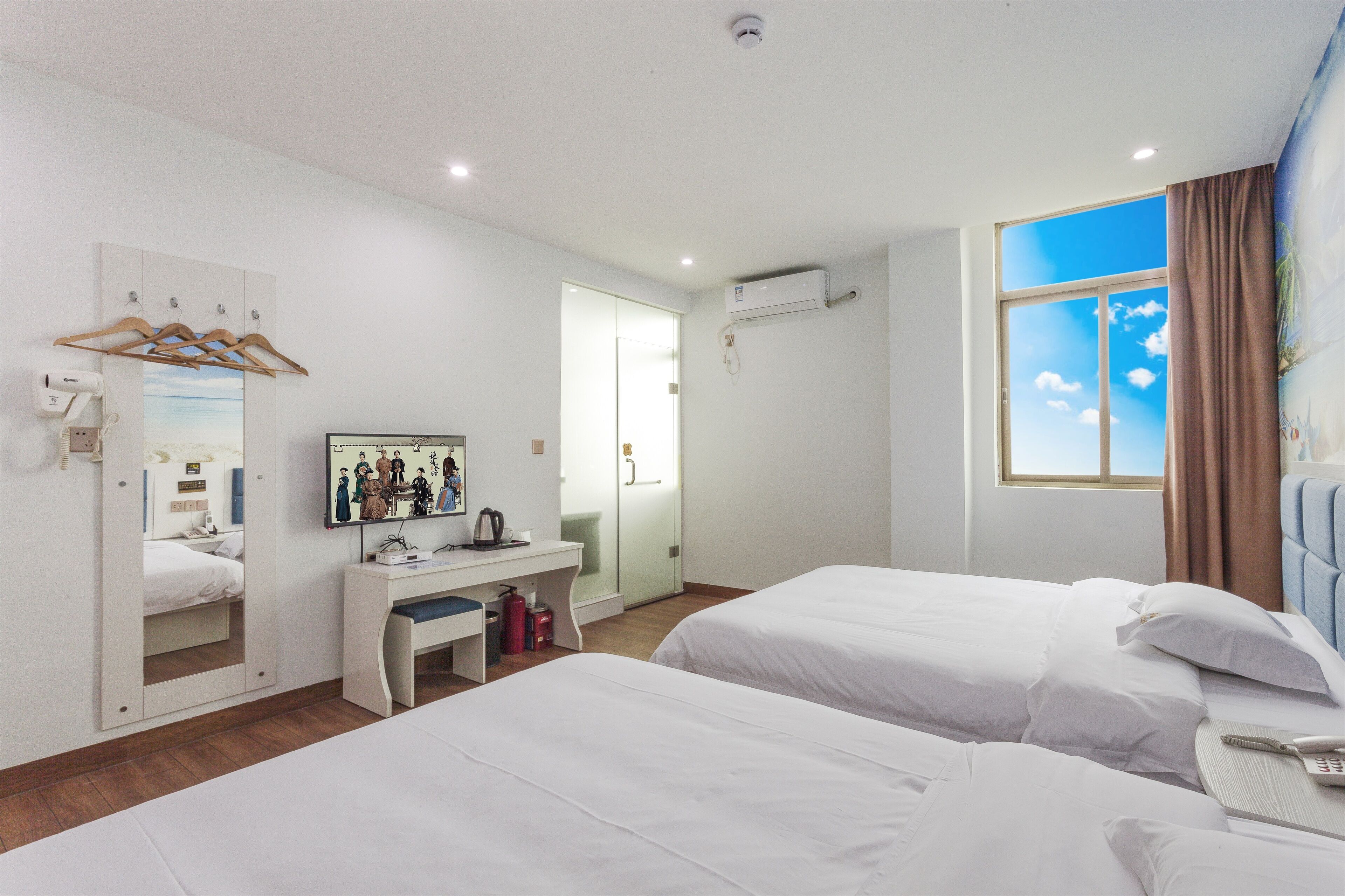 deluxe twin room | desk, blackout curtains, free wifi, bed sheets