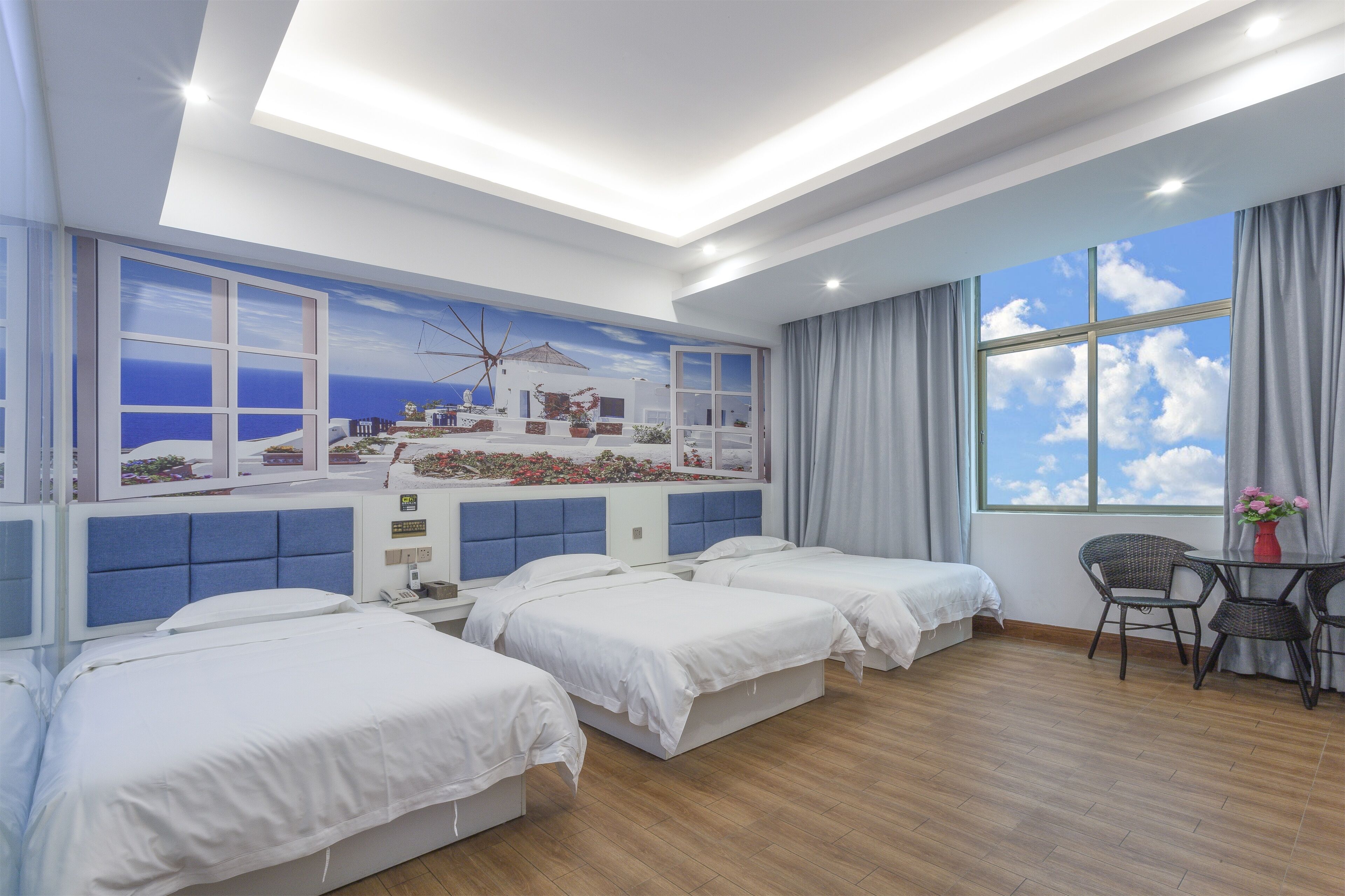 triple room | desk, blackout curtains, free wifi, bed sheets