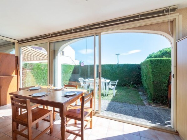 Dining - Les Soleils Rouges by Interhome (Vaux Sur Mer)