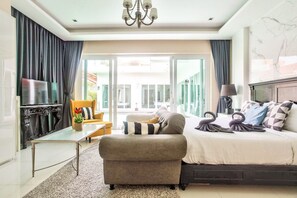 5 bedrooms, free WiFi - Luxury Pool Villa Pattaya - Ocean 1 (Muang Pattaya)