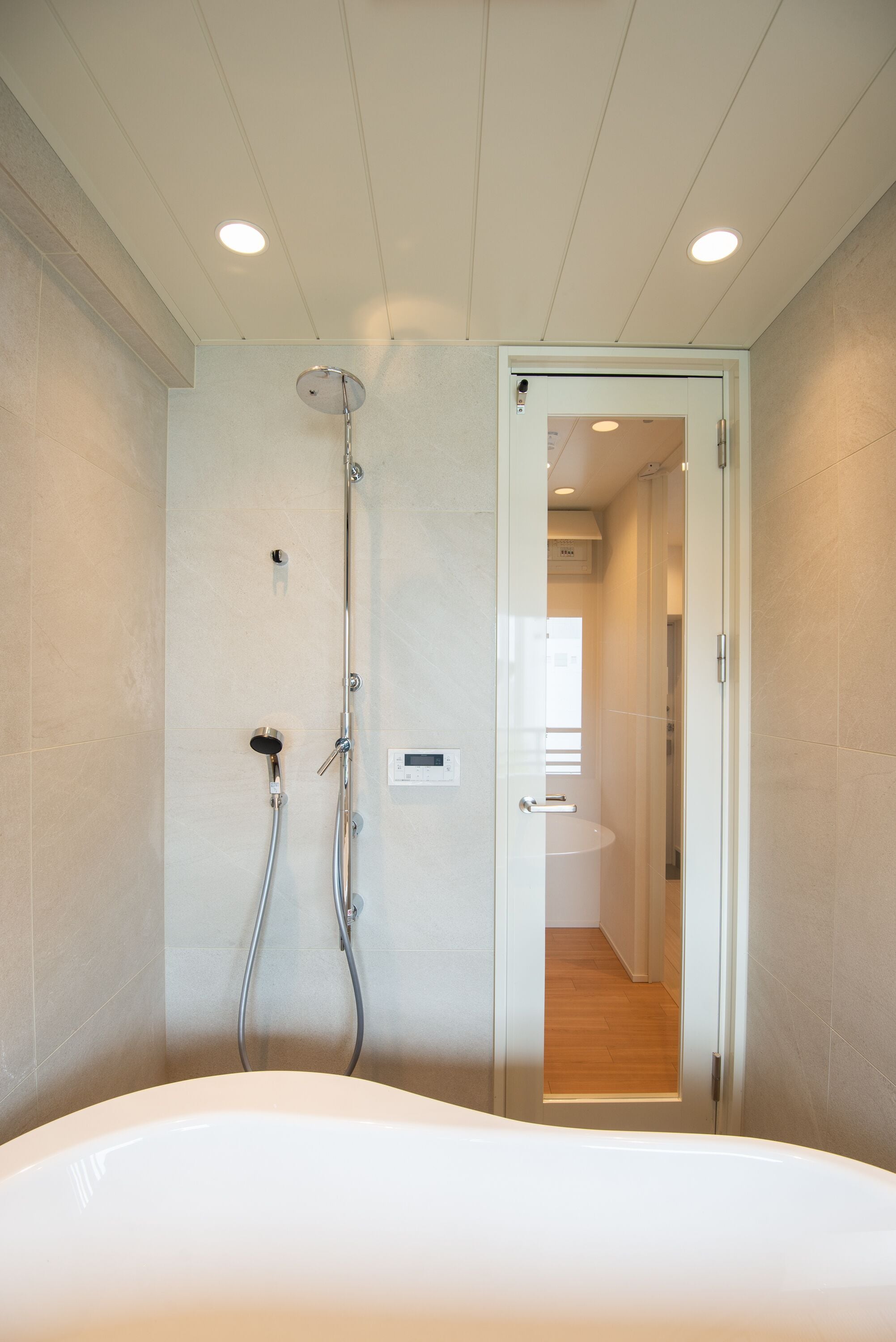 Family Suite, Non Smoking | Bathroom | Hair dryer, slippers, bidet, towels
