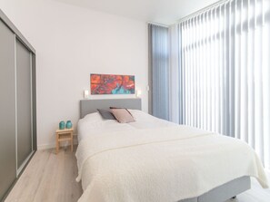 2 Schlafzimmer, Reisekinderbett, kostenloses WLAN, Bettwäsche