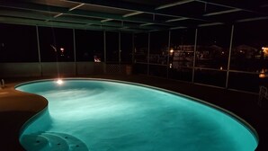 室外游泳池