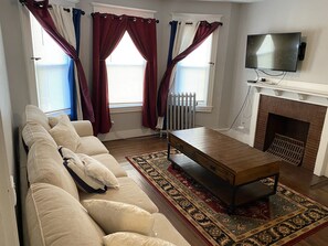 Living area - Cozy Red Room (In Springfield) (Springfield)