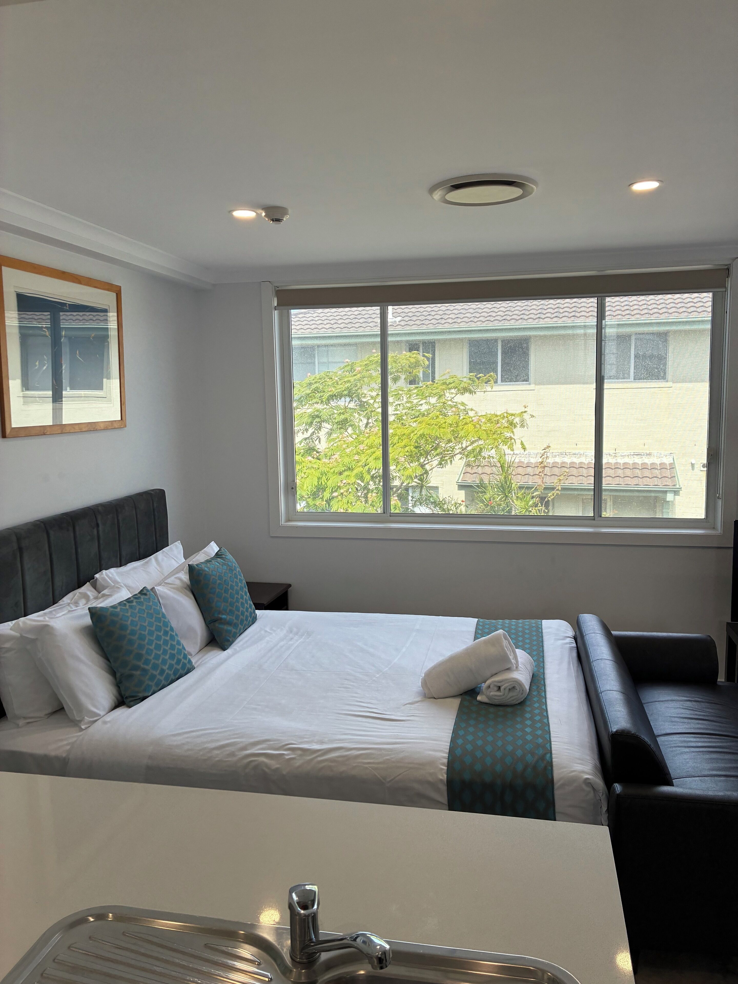 家庭開放式客房, 多張床 (Queen) | 熨斗/熨衣板、免費無線上網、床單