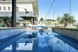 Exercise/lap pool