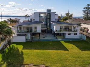 Property grounds - Lakes Resort (Toukley)