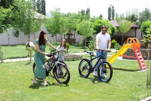 Zona de juegos infantil al aire libre