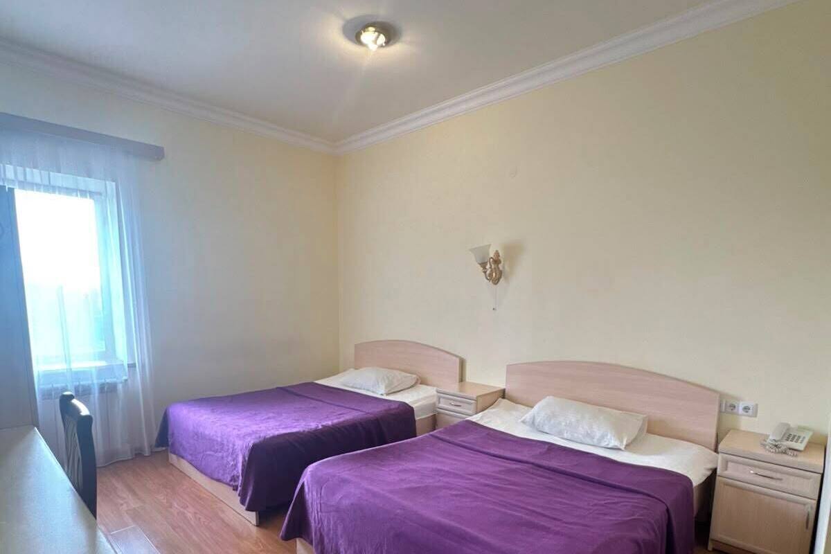 Standard Quadruple Room | Desk, soundproofing, WiFi (free), bed sheets