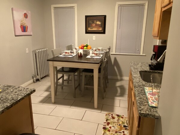 تناول الطعام