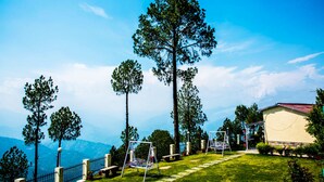 Courtyard - Mumukshu Resort (Pauri)