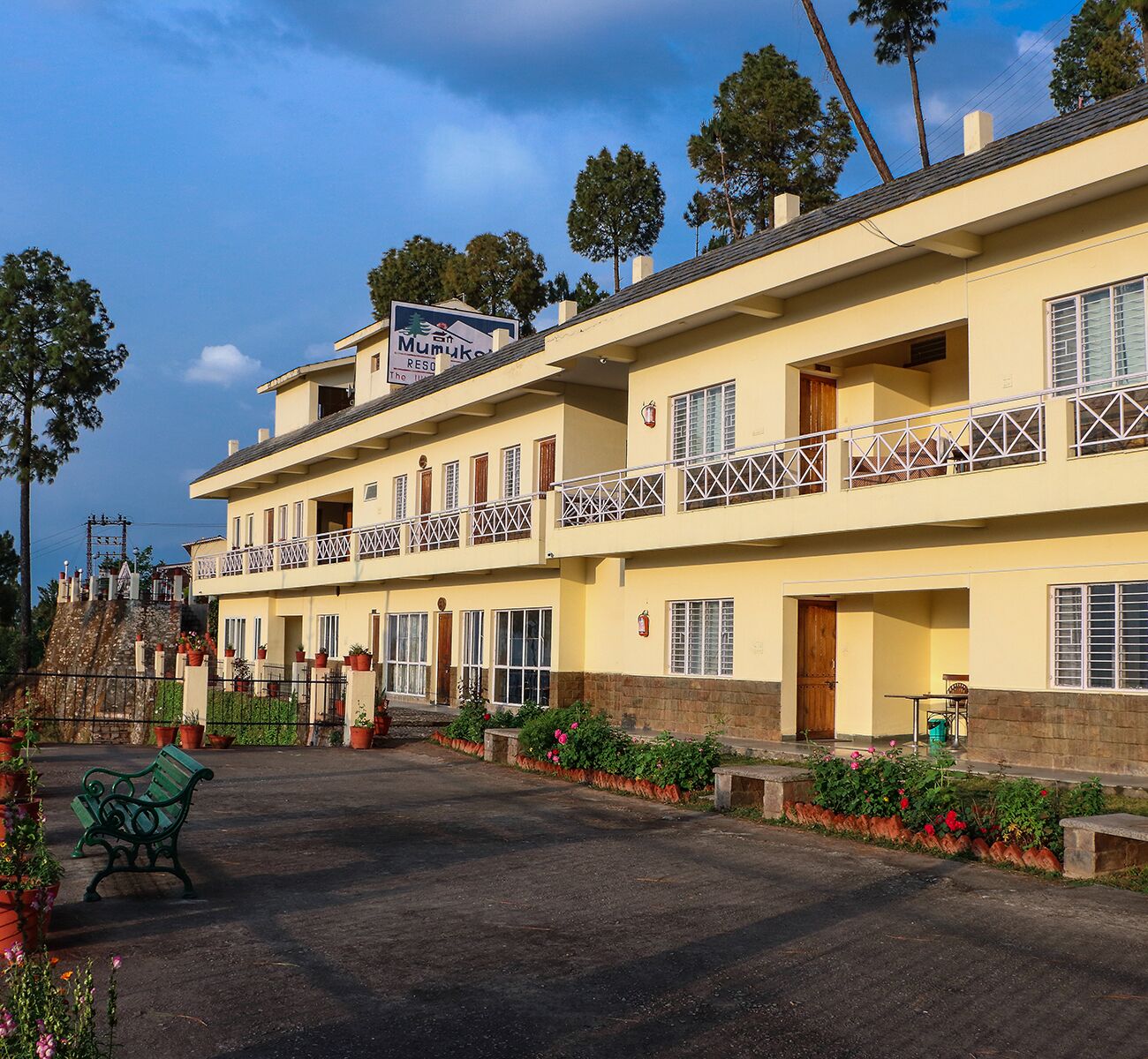 Deluxe Room, Valley View | Courtyard view