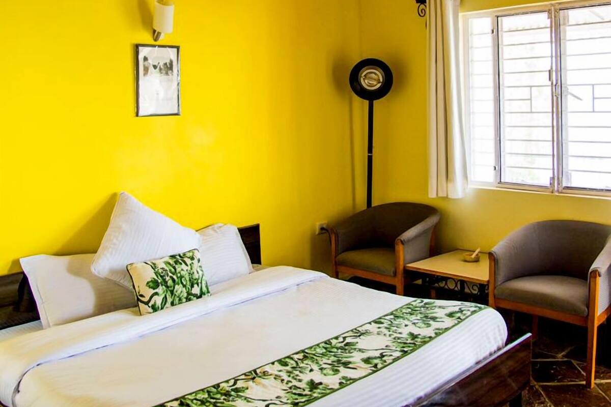 Cortinas blackout, wifi gratis y ropa de cama