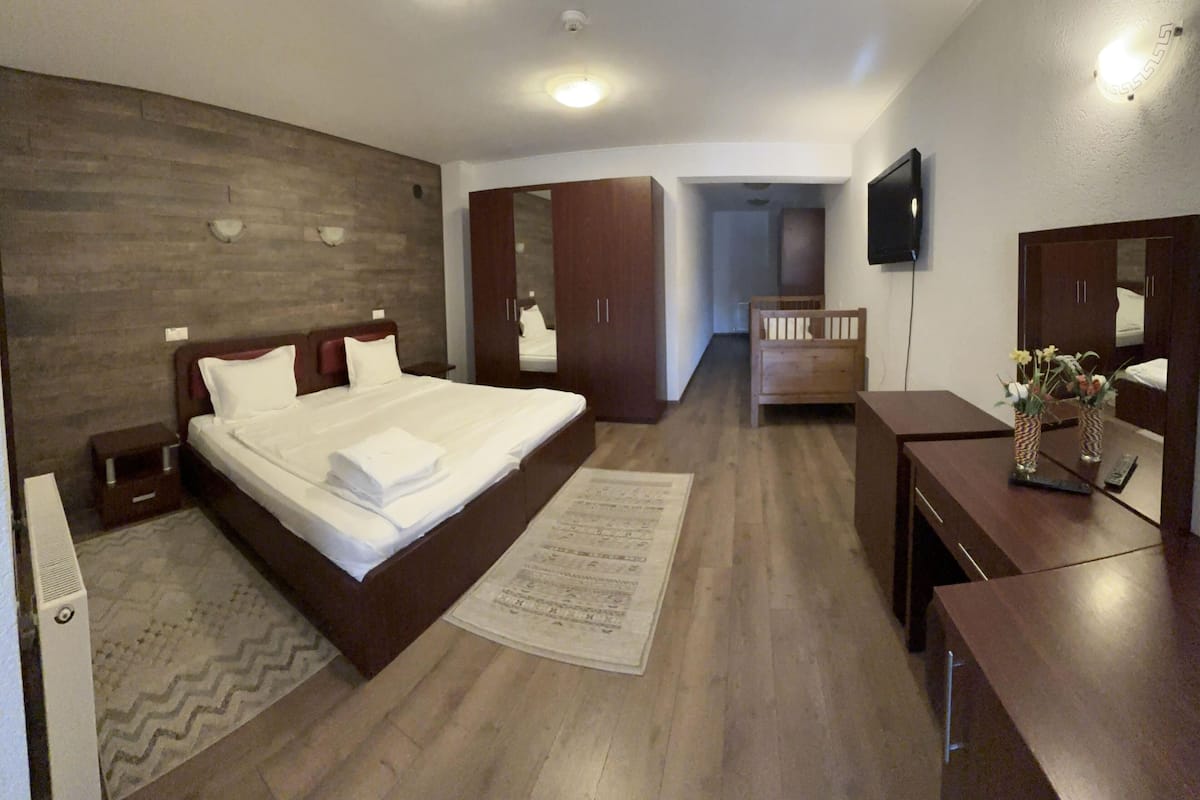 Familiekamer | 1 slaapkamer, luxe beddengoed, individueel gedecoreerd