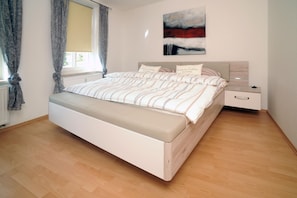 2 Schlafzimmer, Babybetten, kostenloses WLAN