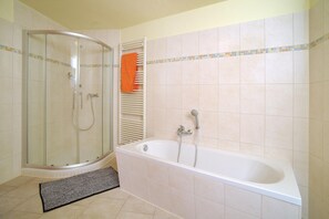 Bathroom - Thale Altstadt Ferienapartment OG (Thale)