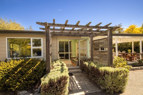 Spacious on Simons Street, Twizel - FREE WIFI