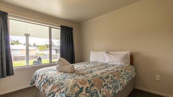 5 chambres, bureau, Wi-Fi, draps fournis