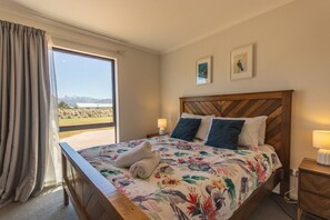 WiFi, bed sheets - Mountain View Retreat, Twizel FREE WIFI (Twizel)