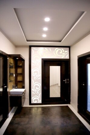 Interior detail - Hotel Khatana Palace (Kota)