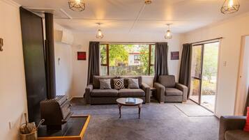 Télévision, cheminée