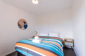 4 bedrooms, WiFi, bed sheets