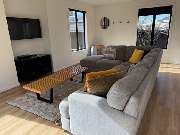 TV - Gorgeous Family Frie · Gorgeous Family Friendly Getaway - FREE WIFI (Twizel)