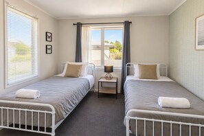 7 - Fantastic Family Home on Fraser -FREE WIFI -TWIZEL (Twizel)