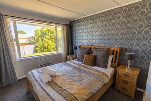 3 bedrooms, WiFi, bed sheets