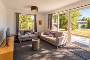 2 - Fantastic Family Home on Fraser -FREE WIFI -TWIZEL (Twizel)