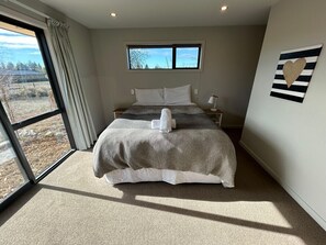 4 bedrooms, free WiFi, bed sheets
