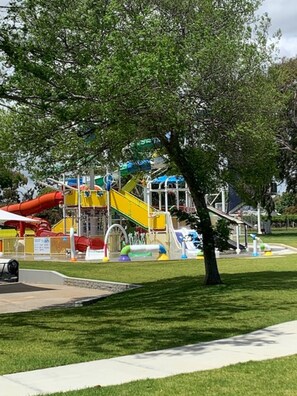 حمام سباحة للأطفال