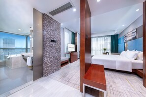 Minibar, in-room safe, desk, blackout curtains - Golden Tulip Wuhan Wangjiawan (Wuhan)