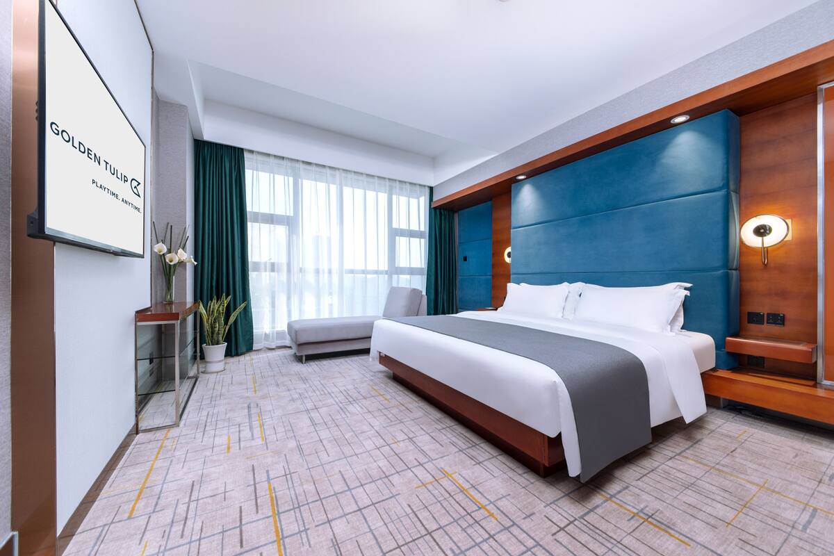 Minibar, in-room safe, desk, blackout curtains