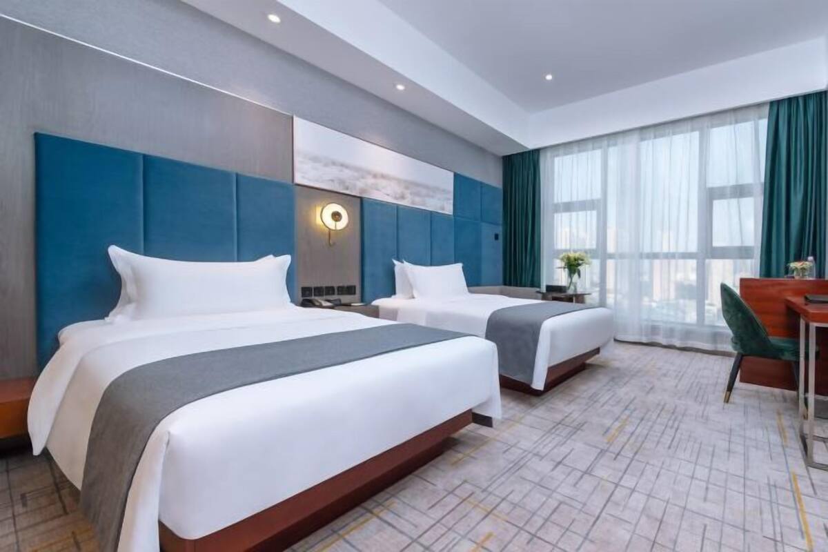 Minibar, in-room safe, desk, blackout curtains