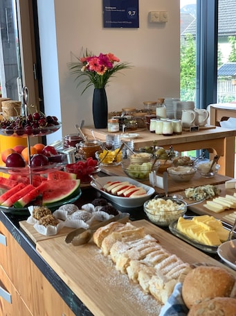 Desayuno buffet incluido todos los días . eco boutique hotel A.M.S. Beagle Bled