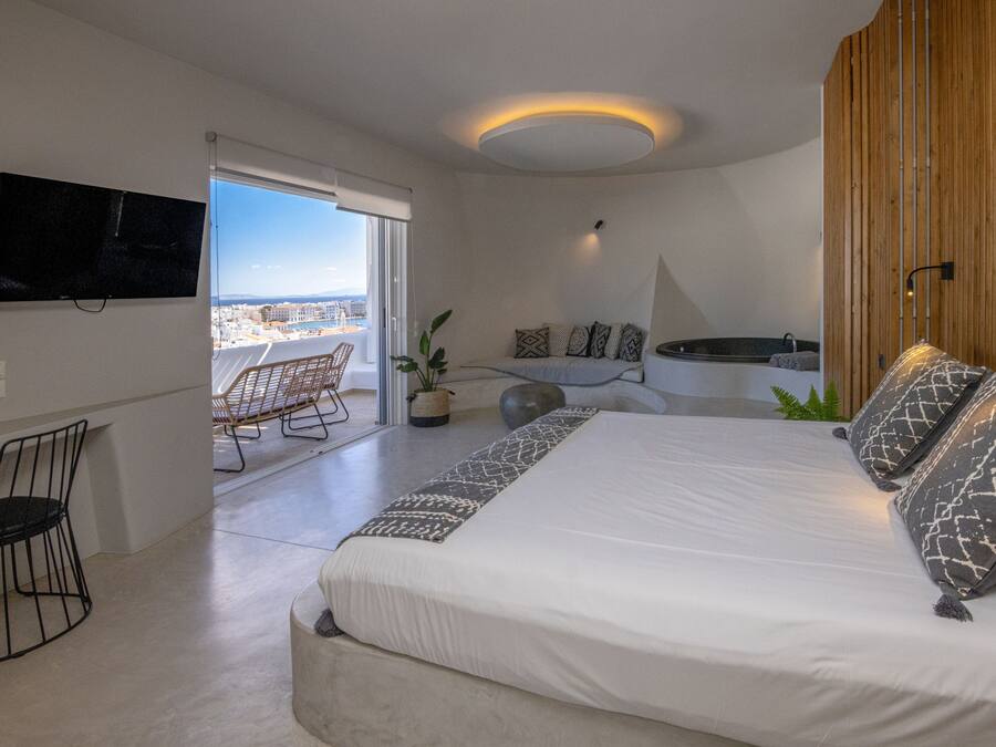 Minibar, in-room safe, soundproofing, iron/ironing board