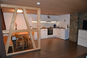 Familjelägenhet (Ferienwohnung Relax) | Eget kök | Kylskåp, spishäll, diskmaskin och kaffe- och tebryggare