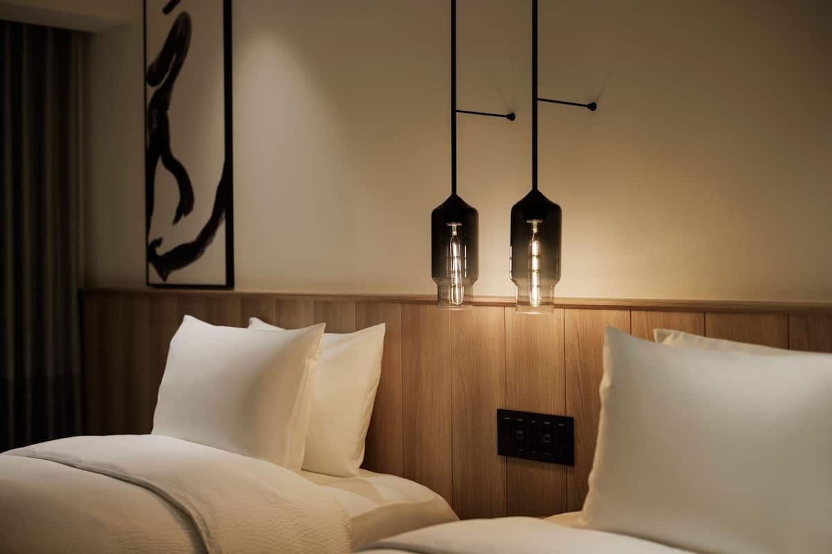 standard room, 2 single beds, non smoking | down duvets, in-room safe, desk, free wifi