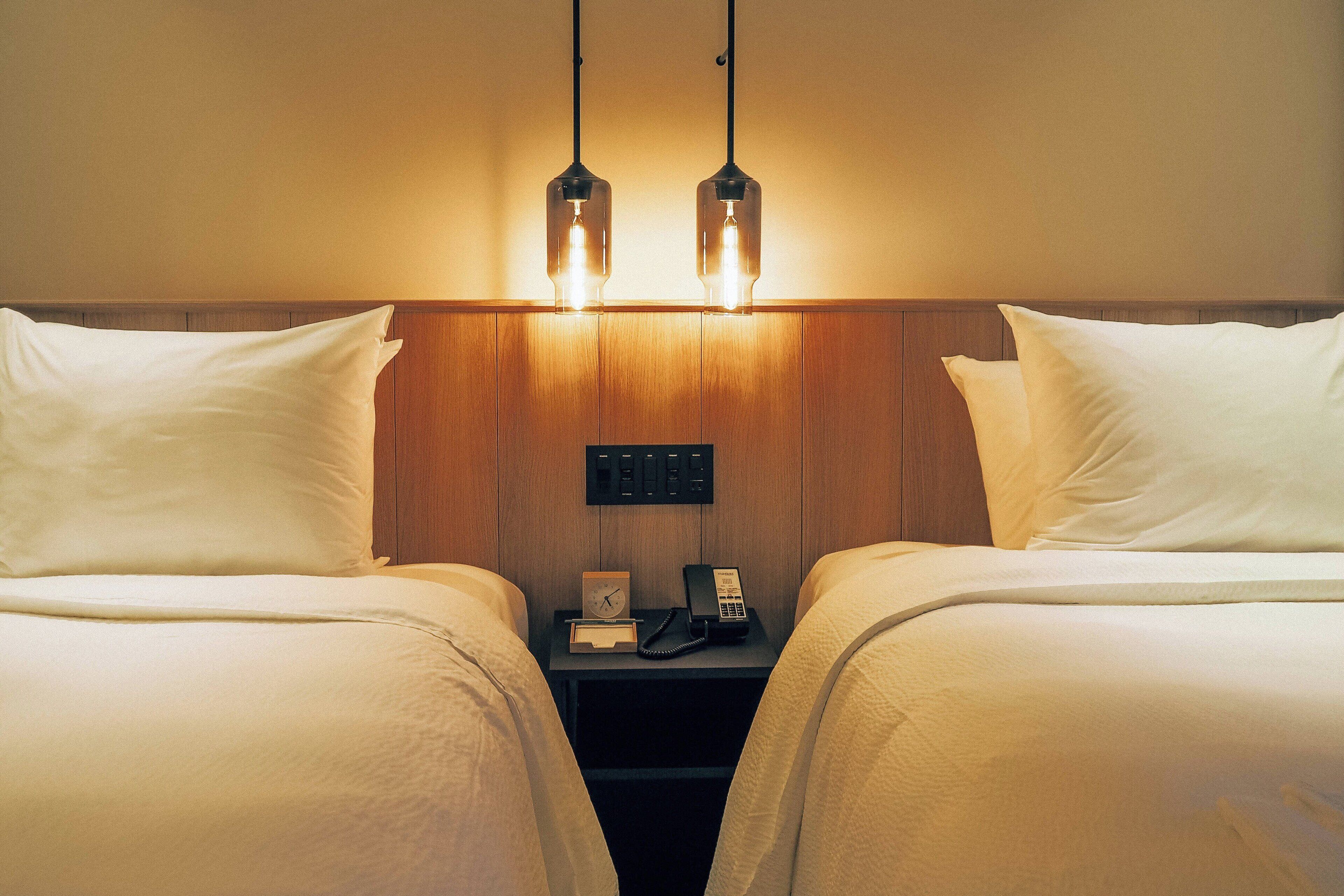 standard room, 2 single beds, non smoking | down duvets, in-room safe, desk, free wifi